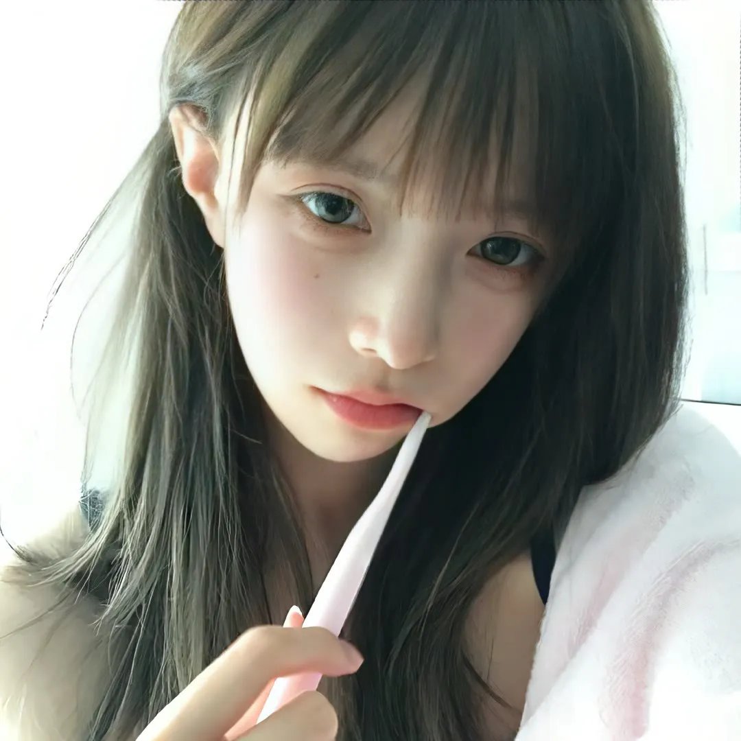穿黑衣的女孩